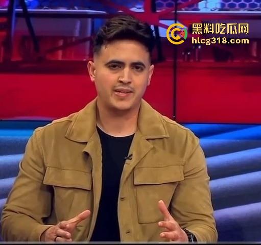 厄瓜多尔缆车内一情侣空中做爱被偷拍，3分钟激战视频还上了新闻，都还没射就停下来了！-4