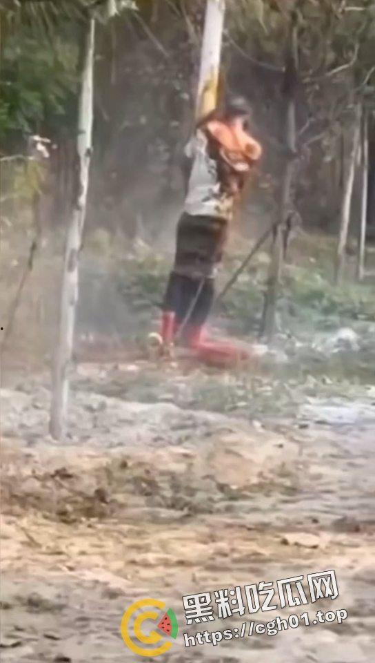 婚闹合集！打人 绑人都是小儿科 现场吃新郎大屌 伴娘奶子都要被捏烂了！-10