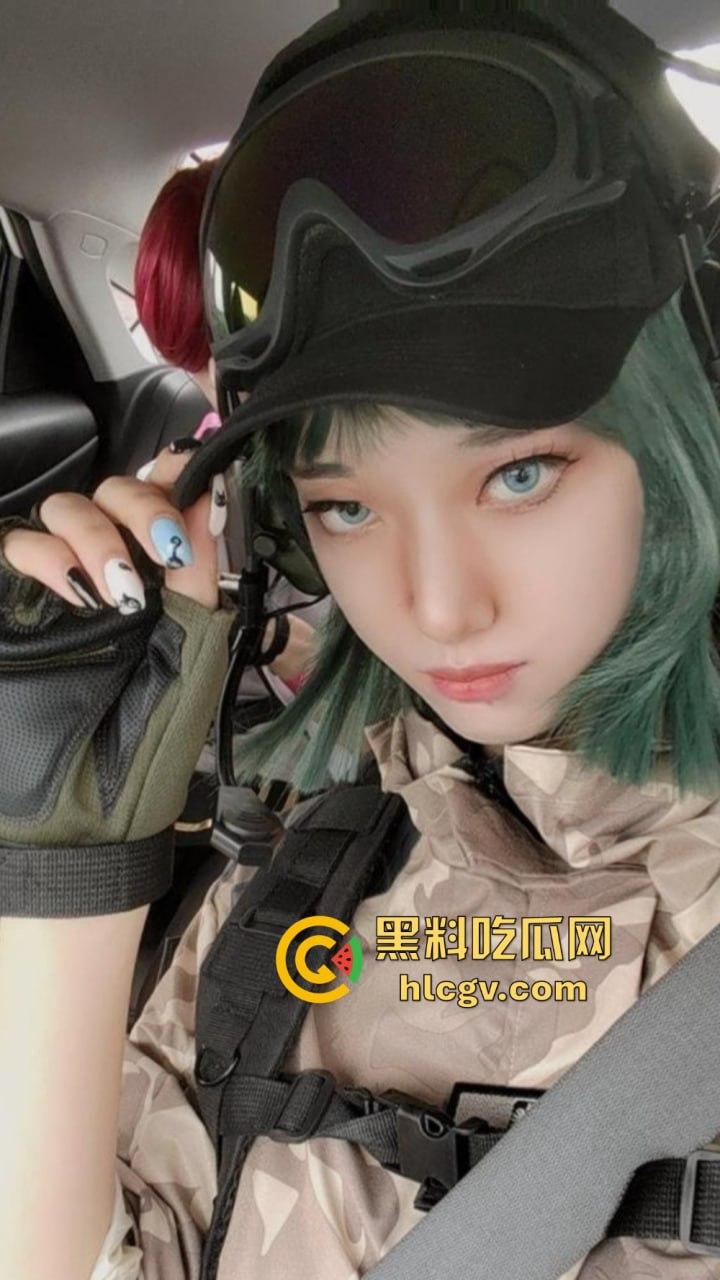 广州动漫星城厕所门事件，TScoser『鹅宝不是鹅』免费提供屁眼享受，男厕排队操！-7