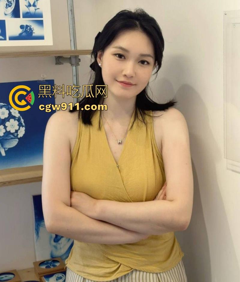 湖北宜昌新婚少妇【胡莉琴】与男友相恋6年修不成正果，分手后闪婚嫁入豪门，遭报复曝光性爱视频！-4