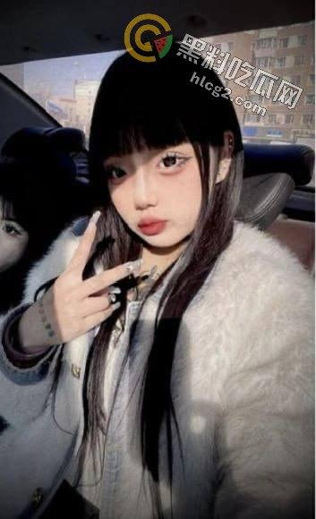 大柔最新视频曝光！快手精神小妹被大哥“香蕉”狂插，被精神小伙疯狂抠逼，画面超刺激！-5