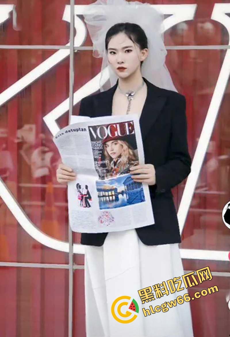 瓜友爆料网调188气质女神，生活照清冷艺术范，私下却拍骚穴菊花自拍，SM装求调教当母狗！-6