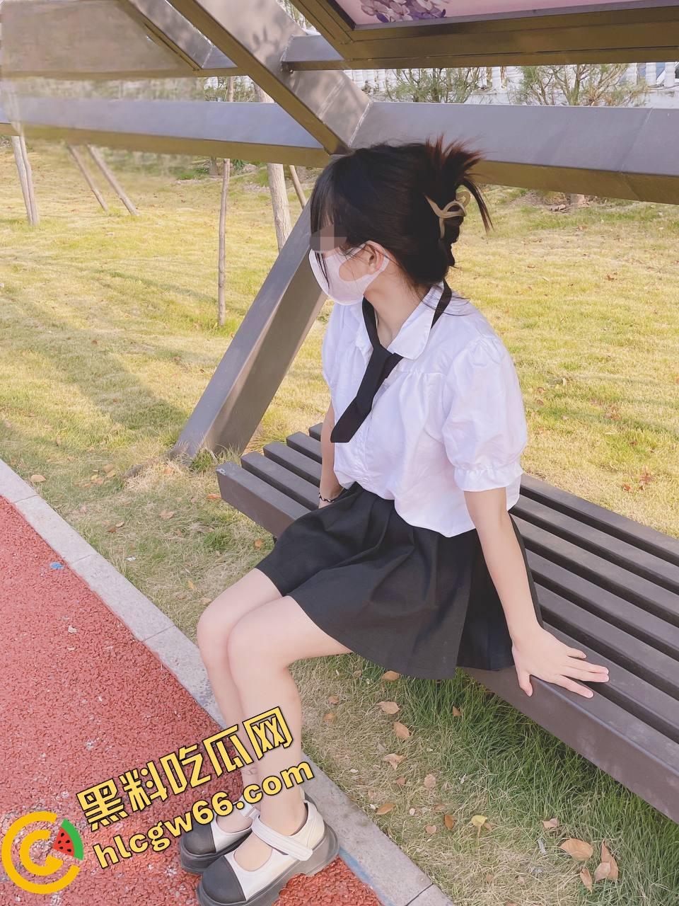 海角28岁教师姐姐淫路曝光！弟弟苦追终操大屁股姐，半推半就插进去，三年性瘾喷发射满臀！-20