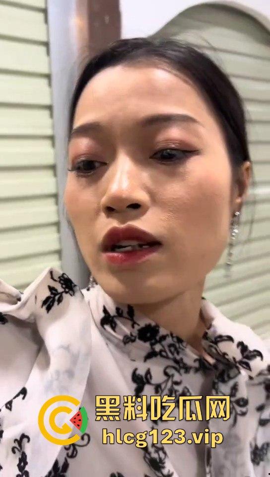 瓜友抓小三现场，广西婊子知三当三！贱人终究逃不过，捉奸现场太文明了？-5