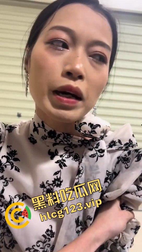 瓜友抓小三现场，广西婊子知三当三！贱人终究逃不过，捉奸现场太文明了？-8