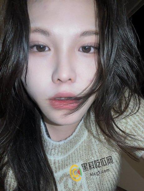 衡阳交通学院清纯校花 陈馨 特爱吃肉棒 口交技术一流 把男友口的欲仙欲死 不停呻吟-1