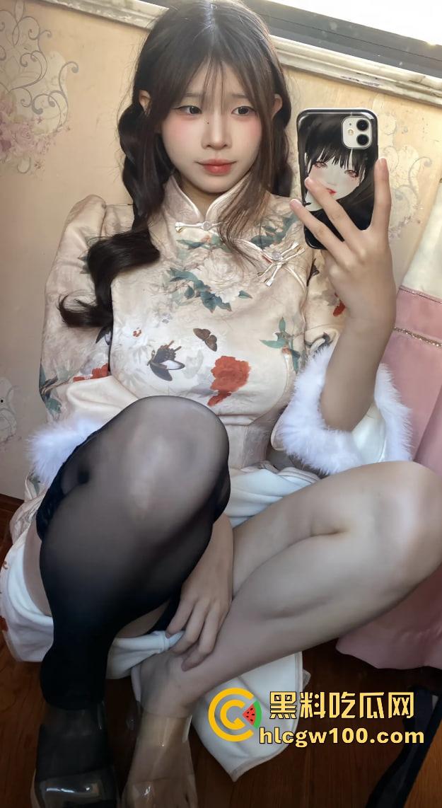 一觉醒来『姜萍』成了擦边主播？抖音版撞脸擦边女『困鼠』出圈，鬼才网友在线封号浪萍，直播间车速无敌！-14