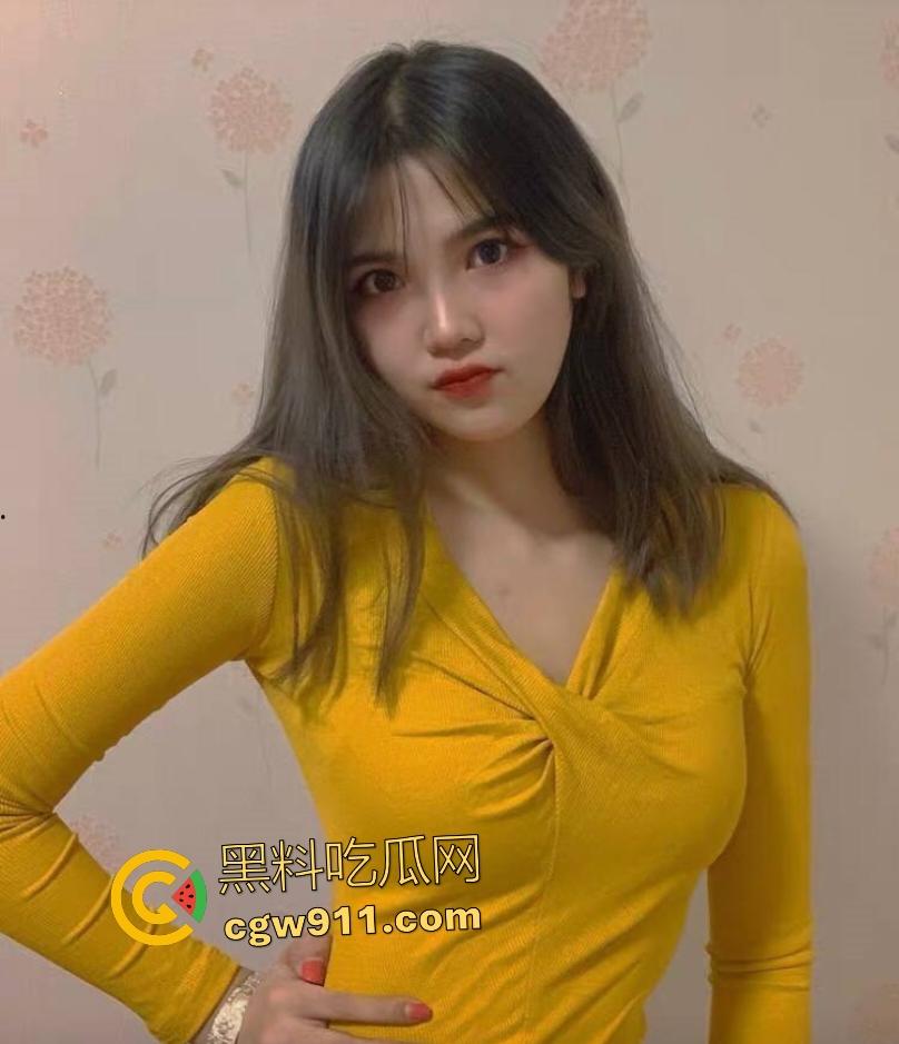 广西师范大学艺术生【陈力维】，口塞塞嘴挑逗男友视频，塞逼自慰，扬言一辈子当贱狗要舔鸡巴！-1