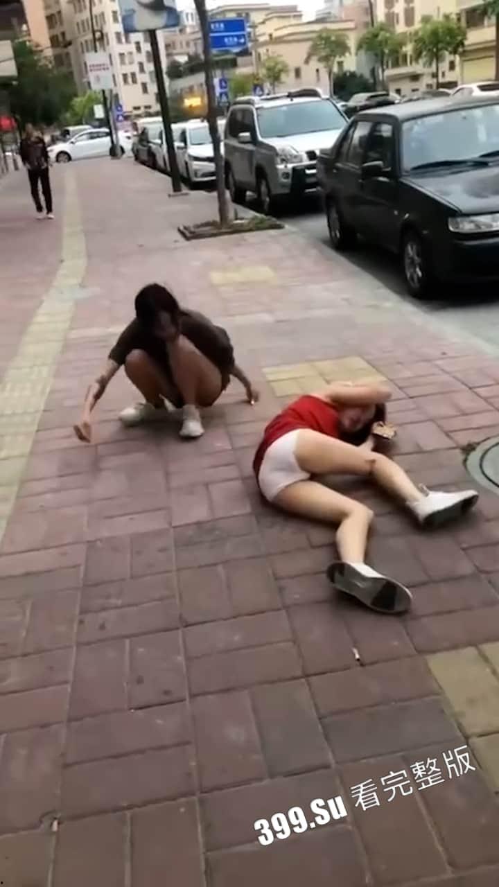 仙女打架篇  全员武行 极限拉扯 不过为什么都能把胸给打出来-5