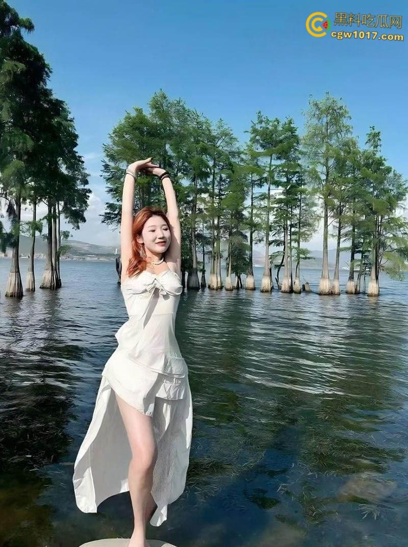 高颜值学姐饥渴难耐，不穿内裤被按在办公桌狂操！抠逼调教爽到高潮喷水，椅子上后入内射浪叫不停！-3