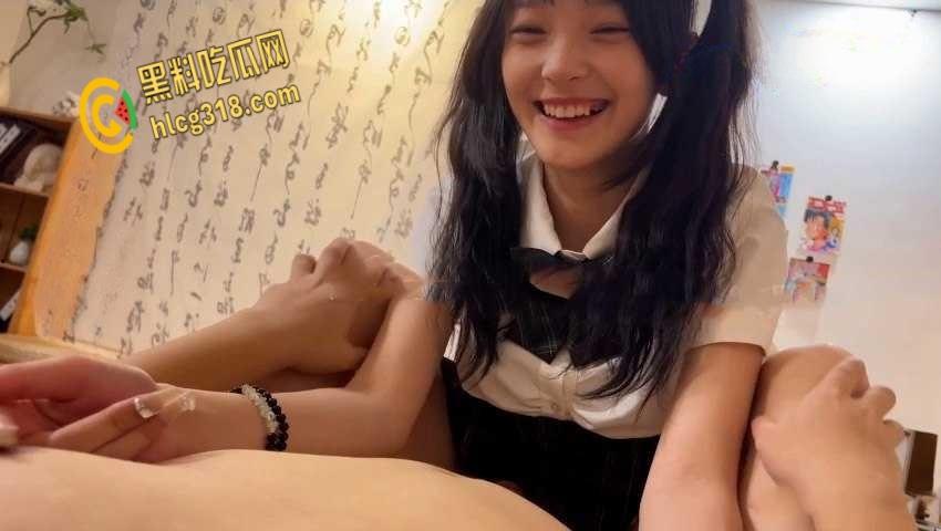 万人求购【印象足拍】最美校花，双马尾美腿足交 ，把小胖爽得神魂颠倒！-2