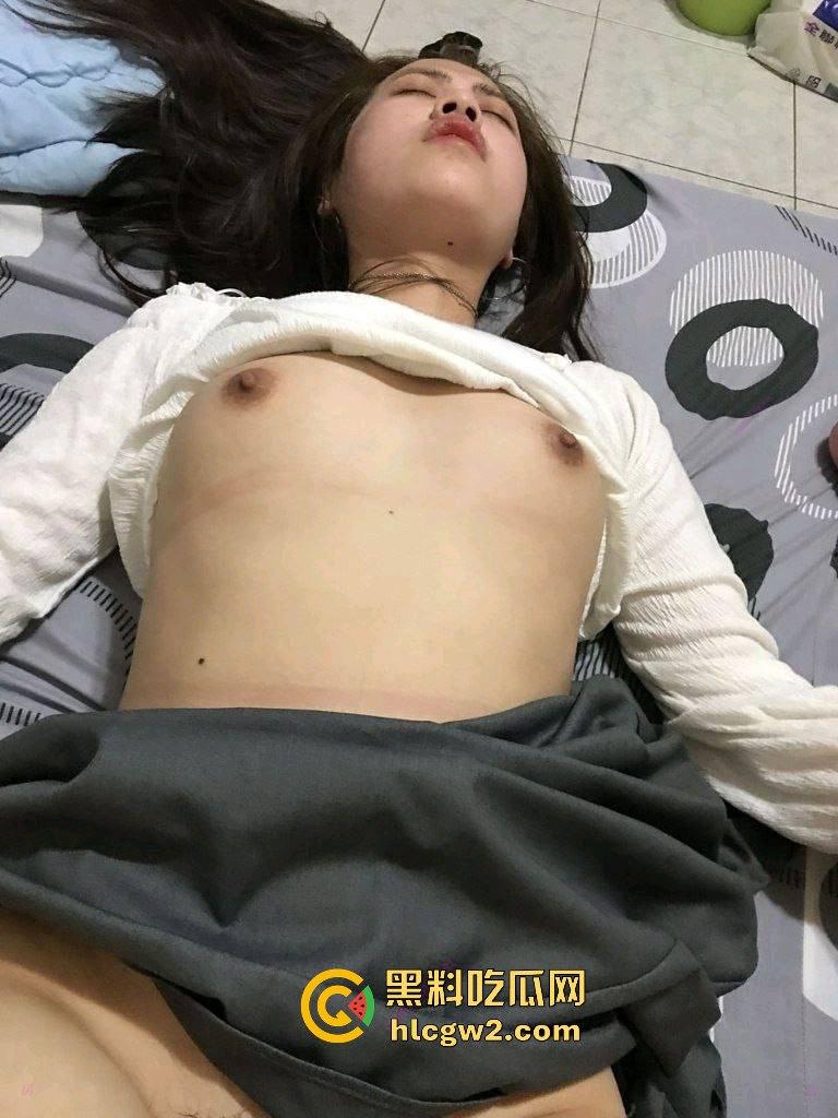 台州骚婊『张婉清』被灌酒带回家醉后爆操 脱光极品奶子弹性惊人 小穴湿到不行 被干得大叫求操爽翻天!-4