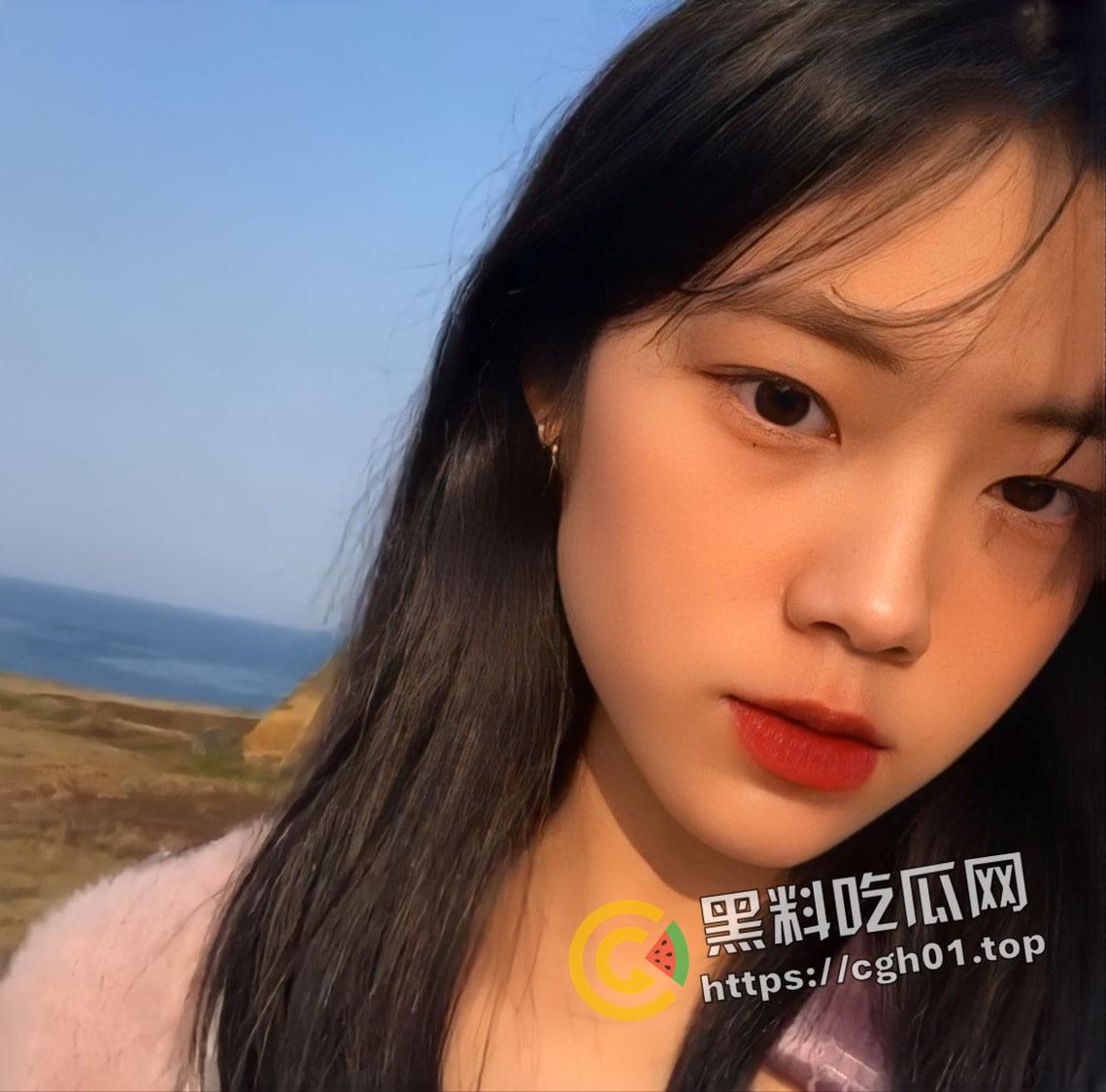 台湾台北大学生 教科书级别反差婊  御姐脸的人性飞机杯 自慰都能水多的溢出来-15