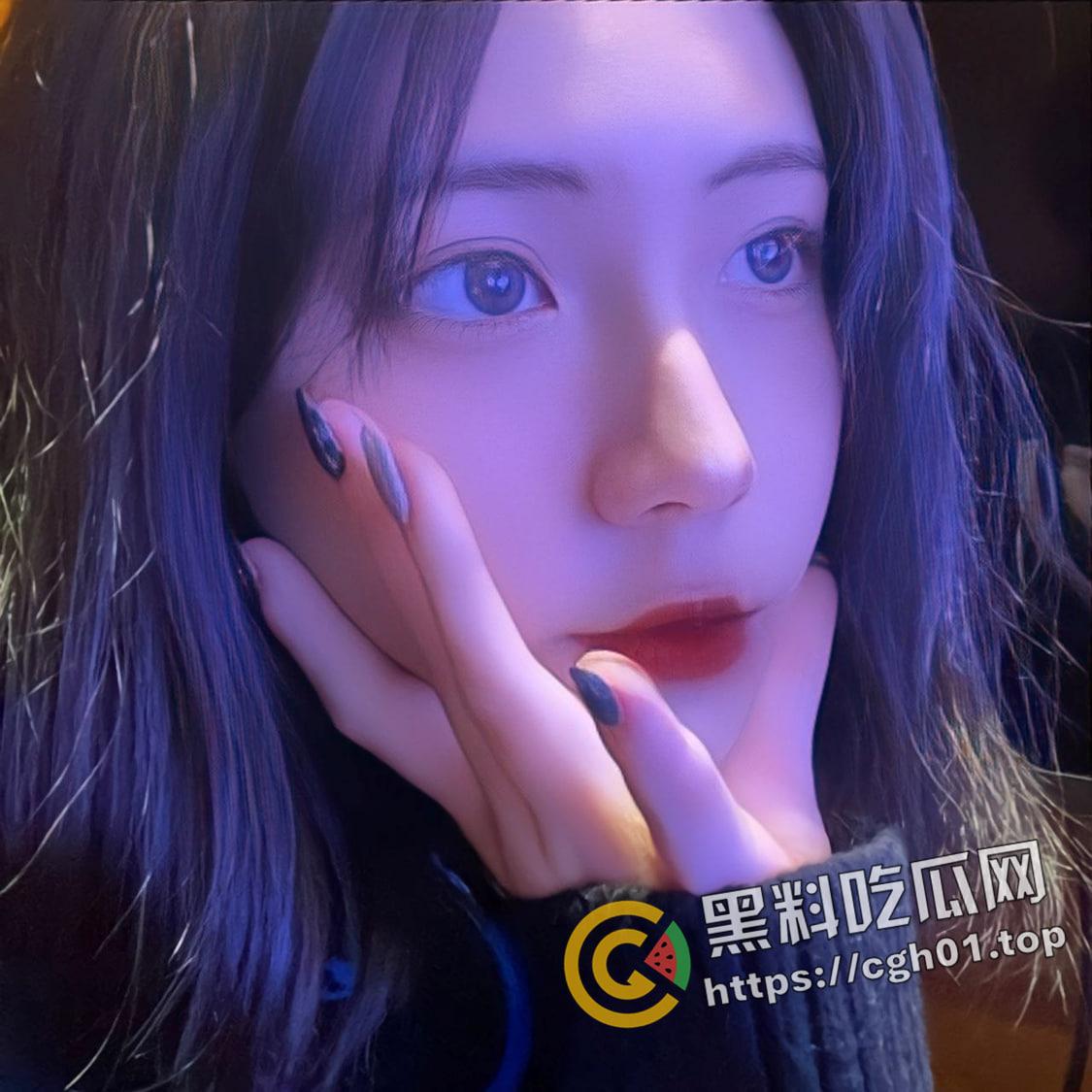 台湾台北大学生 教科书级别反差婊  御姐脸的人性飞机杯 自慰都能水多的溢出来-23