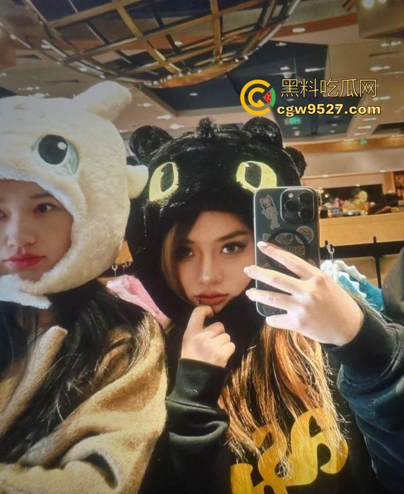 云南极品反差母狗【吴昕诺】香格里拉旅游出轨，与男大【胡家萁】酒后约炮感染梅毒，偷腥视频火爆流出!-2