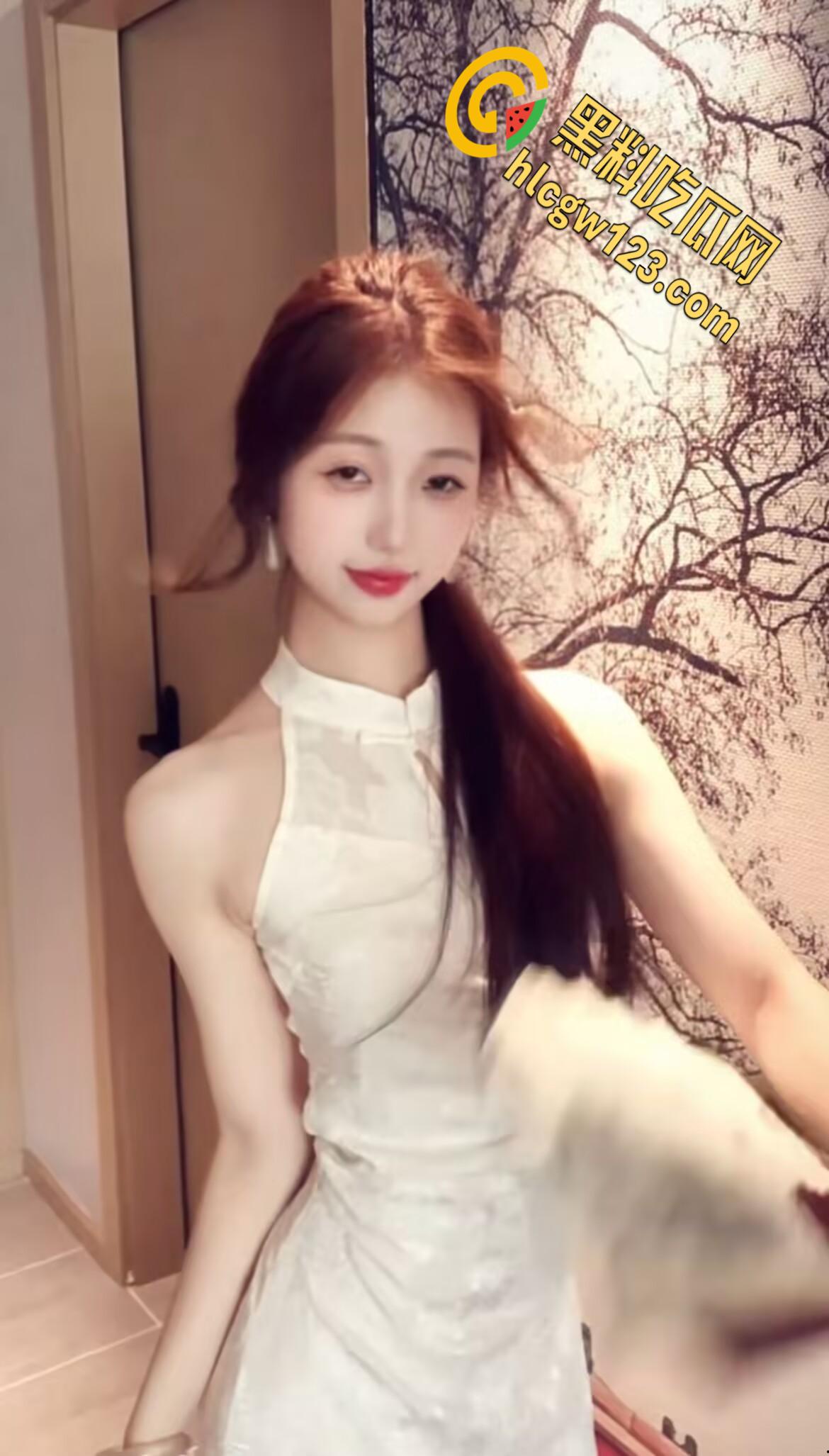 清纯气质小姐姐【一串小肥牛】,纯欲小姐姐后入蜜桃臀,抬起美腿猛插小穴!-4