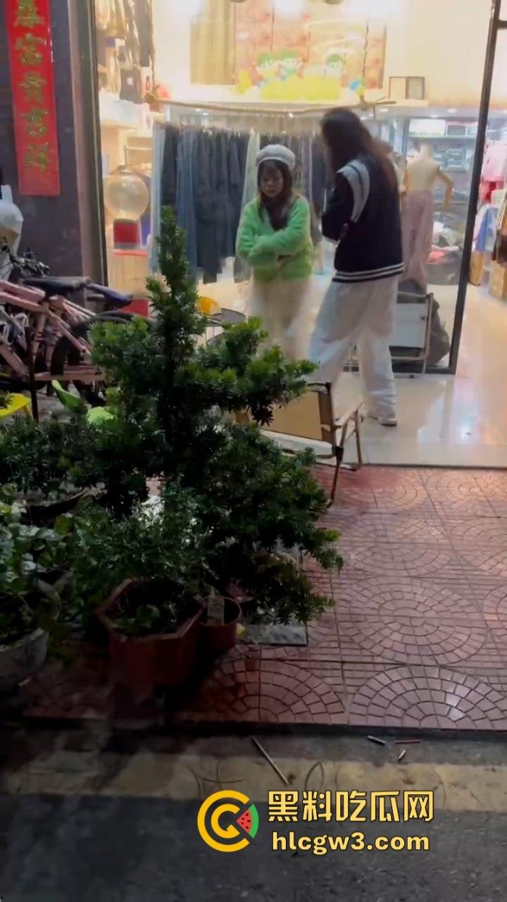 福建泉州已婚男经不住骚逼老皮条诱惑出轨劈腿 事后遭威胁帮其还钱直接崩溃 小三真实长相曝光:哥们你是真饿了啊?-5