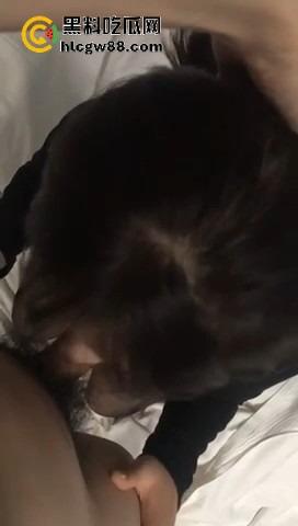 山大大二德语专业【康玟雯】清冷德语女神被炮友偷拍,烈焰红唇裹大鸡巴,小骚逼湿得一塌糊涂!-7