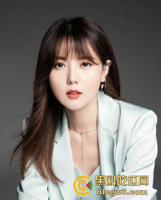 65岁绿地董事长『张玉良』KTV裸嗨,鸡巴细得像牙签骚女争抢舔,酒店女秘书被老头干到腿软精液满脸!-17