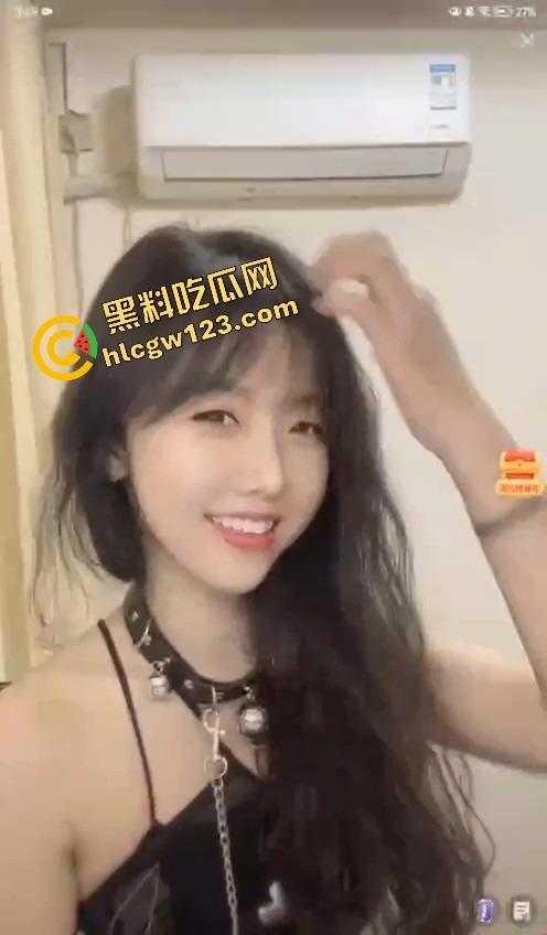 抖音主播『小苏苏』戴口球套狗链穿黑丝直播热舞,被举报下播,家人们刚硬,结果被狗逼毁了!-8