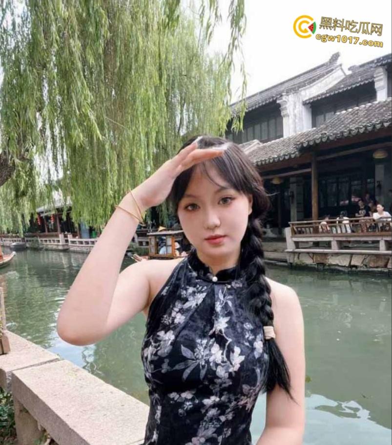 浙江温州商学院清纯眼睛妹【杨梦婷】,与男友酒店开房露脸口交,闭眼撸管口交满脸享受,反差十足 !-1