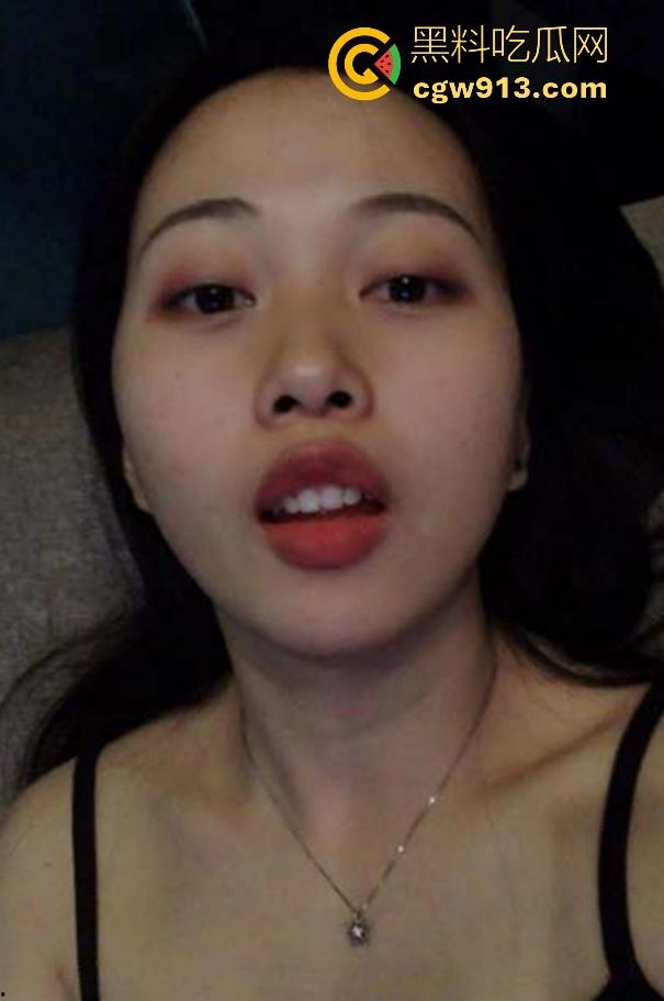 湘潭大学高颜值反差【林木珍】情侣自拍泄密，极品学生妹和男友同居日常，D杯巨乳母狗被无套内射！-1