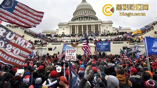 漂亮国选临近！特朗普与哈里斯线上互喷拉票，支持者纷纷加入大战上演爆笑互喷！-3