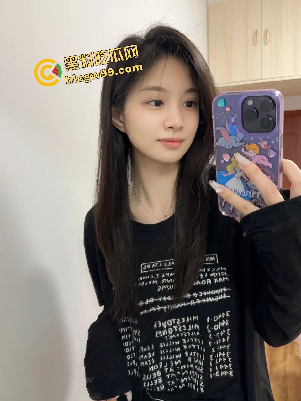 黑龙江哈尔滨小区饥渴男女，光天化日之下雪地里刺激深喉口爆吃鸡，还曾在雪地露奶露逼淫荡拉尿！惨遭曝光独家流出！-2