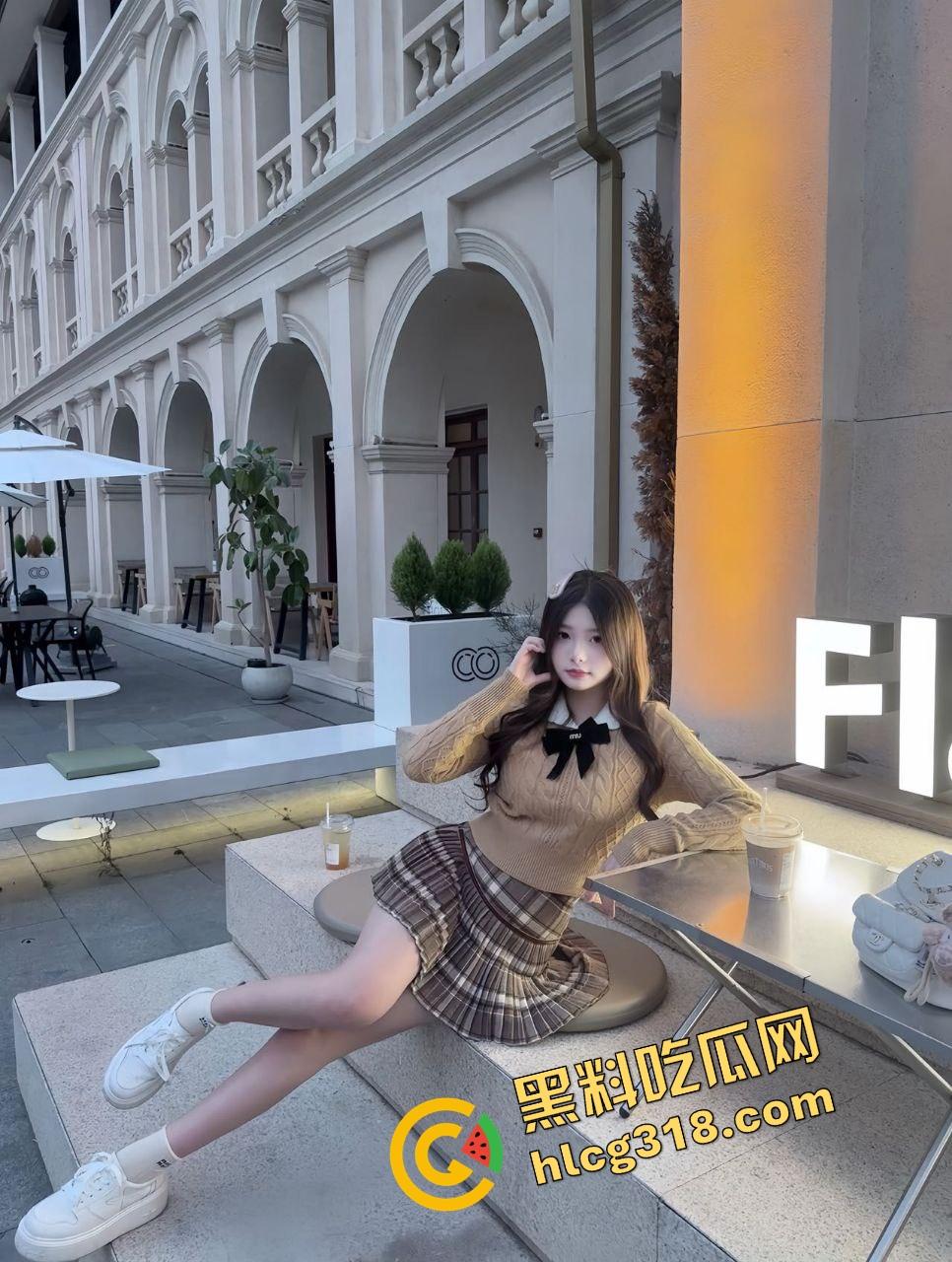 巨根男友无情肛爆小女友，女友屁眼首次被巨根捅爆，哭着喊疼又忍不住摇屁股，屁眼被捅开花还爽到晕厥！-7