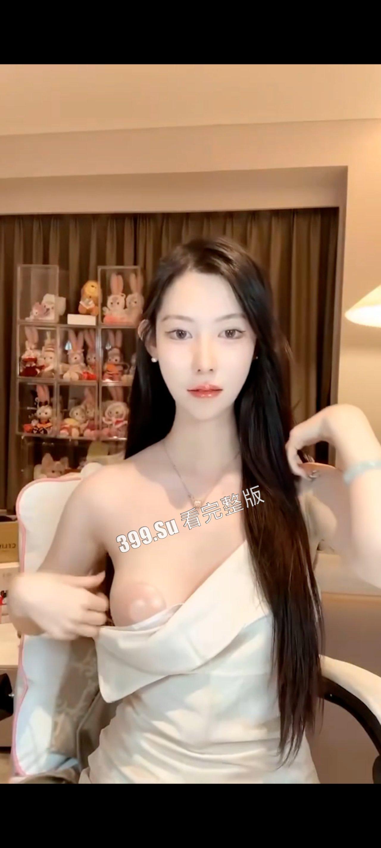 抖音快手女主播露点合集 瓜友们觉得她们是故意的还是不小心的？ （三）-7